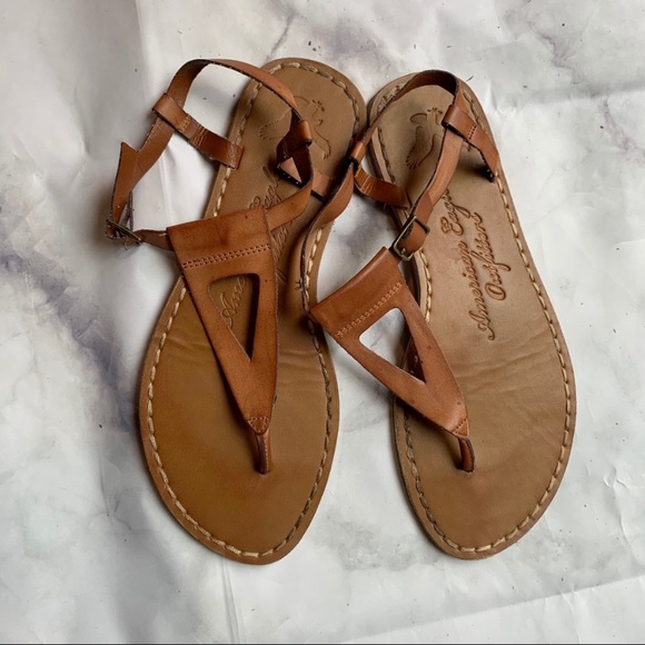 American Eagle Outfitters Shoes - American Eagle Outfitters flat thong sandals American Eagle Outfitters Shoes - American Eagle Outfitters flat thong sandals